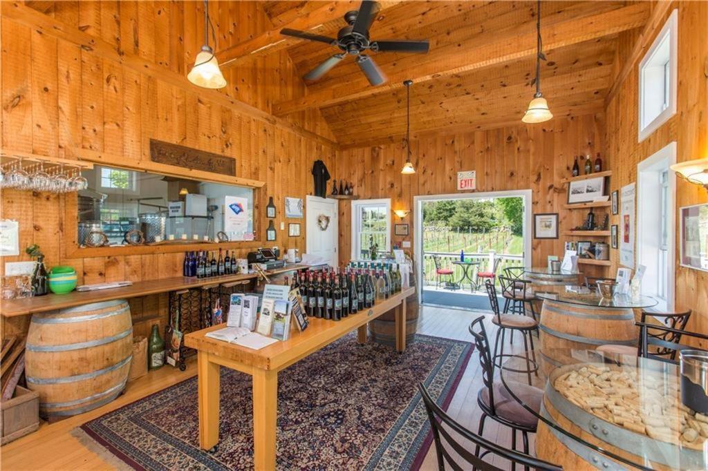The Langworthy Inn & Winery Westerly Kültér fotó
